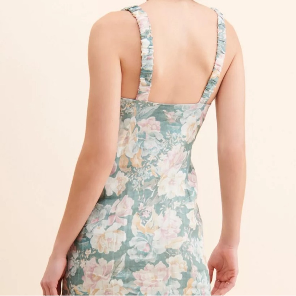 We Are Kindred Isobel Linen Midi Dress
We Are Kindred Size 2 - Picture 4 of 6